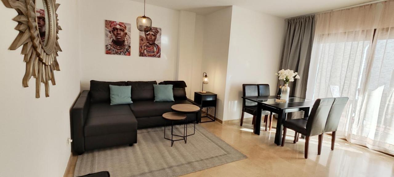 Puerto De La Duquesa Sea View Apartment *