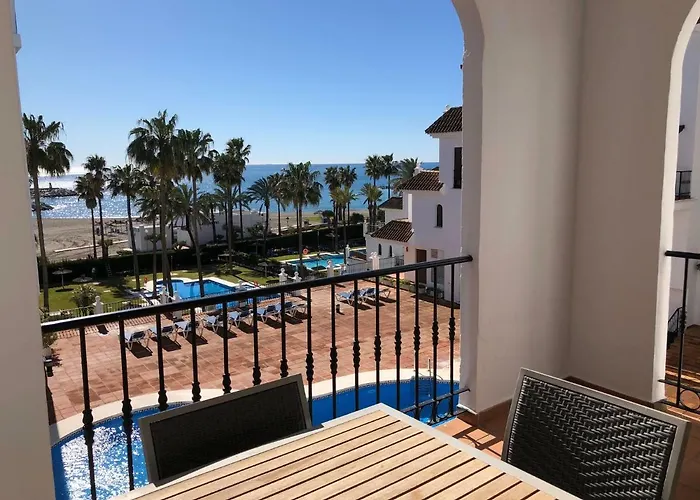 Puerto De La Duquesa Sea View