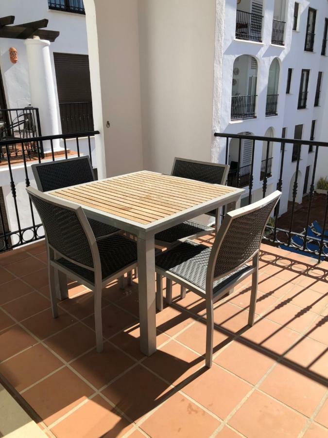 Puerto De La Duquesa Sea View Appartement